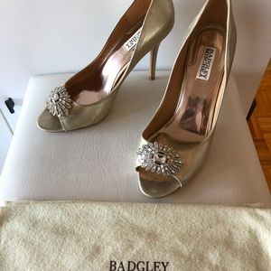Badgley Mischka size 9 heels